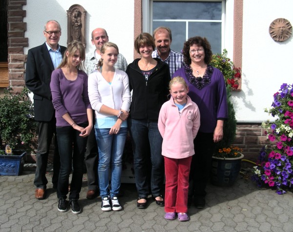 Familie Sausen mit Günter und Regina Krämer sowie Rainer Schmitz von der Kurverwaltung