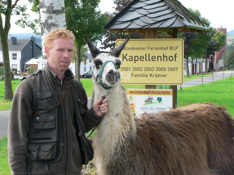 Timber, Bounty, Ralf Meurer und Meipo ließen den Trekkingurlaub am Kapellenhof ausklingen.