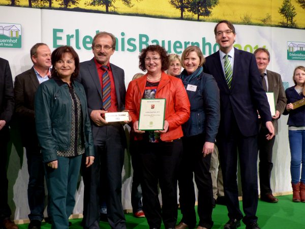 Marlene Mortler MdB Mitglied im Deutschen Bundestag, Günter  und Regina Krämer aus Manderscheid, Ute Mushardt, Vorsitzende der Bundesarbeitsgemeinschaft für Urlaub auf dem Bauernhof und Landtourismus in Deutschland, sowie der stellv. Generalsekretär Deutschen Bauernverbandes Udo Hemmerling 